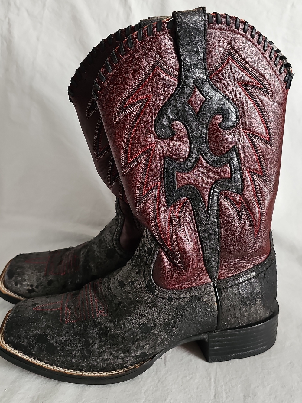 ARIAT Womens 7.5B Whiplash Black Ruby Red Square Toe Distressed Cowboy Boots
